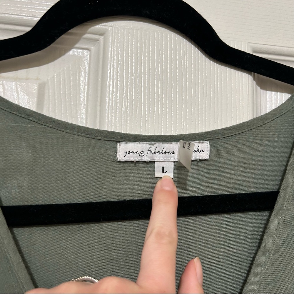 Young Fabulous & Broke Sage Green Maxi Dress Boho Lagenlook Bohemian Tiered Lg - Picture 3 of 8